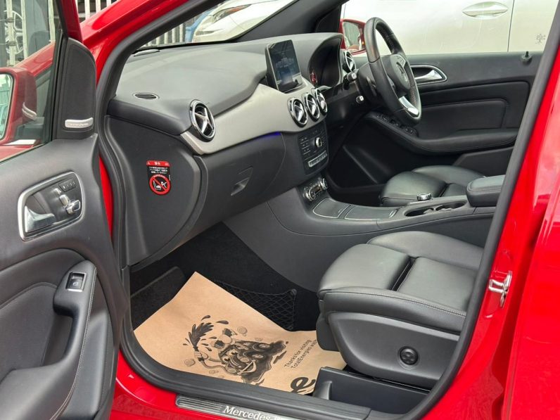 
								Mercedes Benz B180 full									