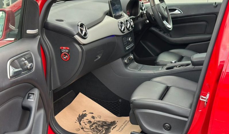 
								Mercedes Benz B180 full									