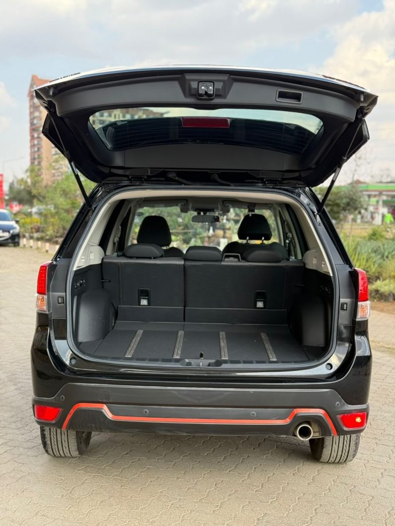 
								Subaru Forester full									