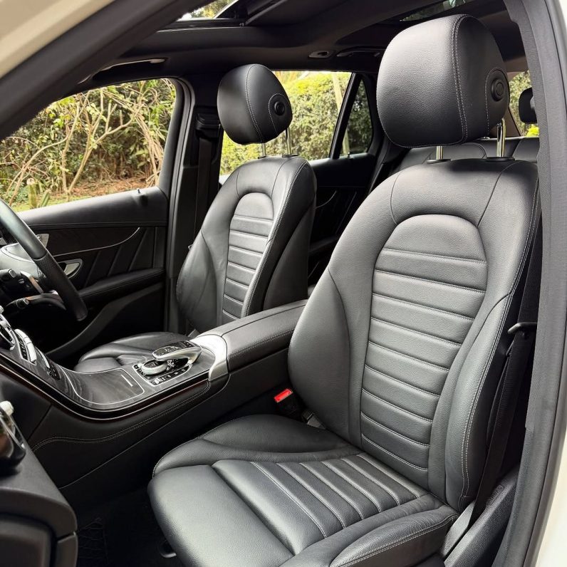 
								Mercedes-Benz  GLC 200 full									