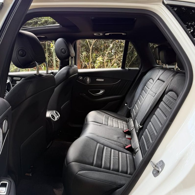 
								Mercedes-Benz  GLC 200 full									