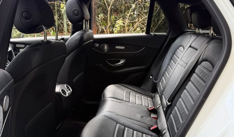 
								Mercedes-Benz  GLC 200 full									