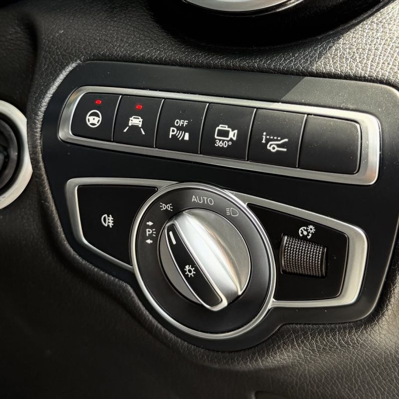 
								Mercedes-Benz  GLC 200 full									