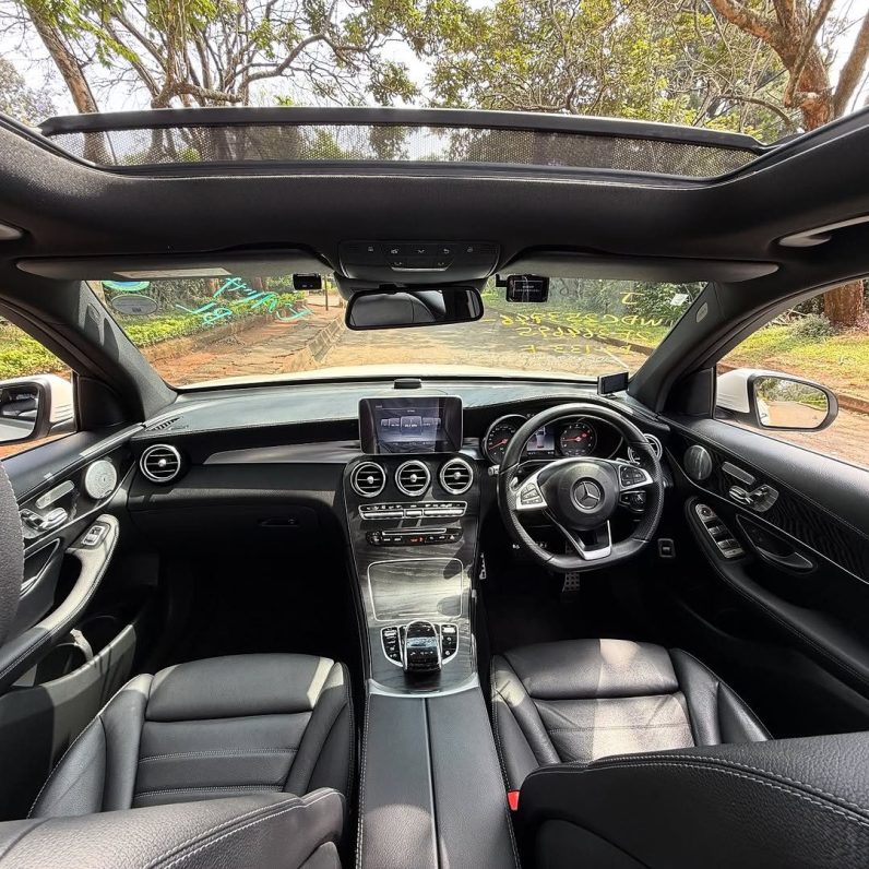 
								Mercedes-Benz  GLC 200 full									