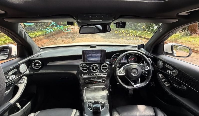 
								Mercedes-Benz  GLC 200 full									