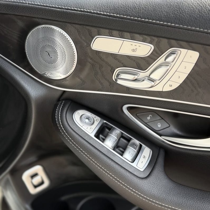 
								Mercedes-Benz  GLC 200 full									