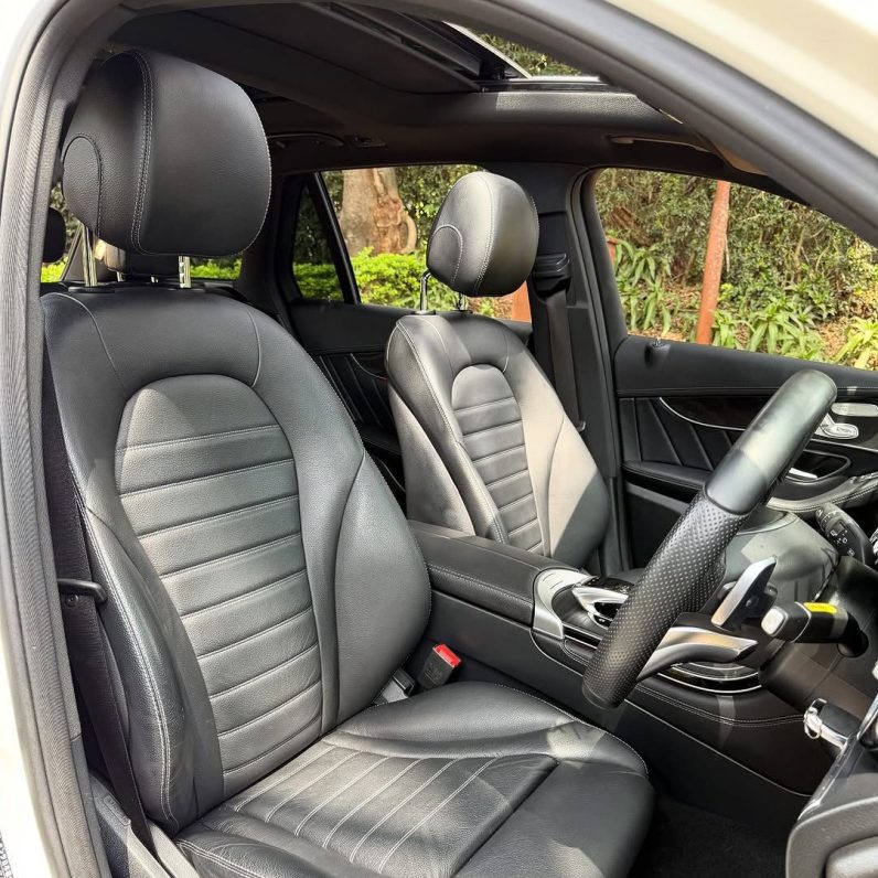 
								Mercedes-Benz  GLC 200 full									