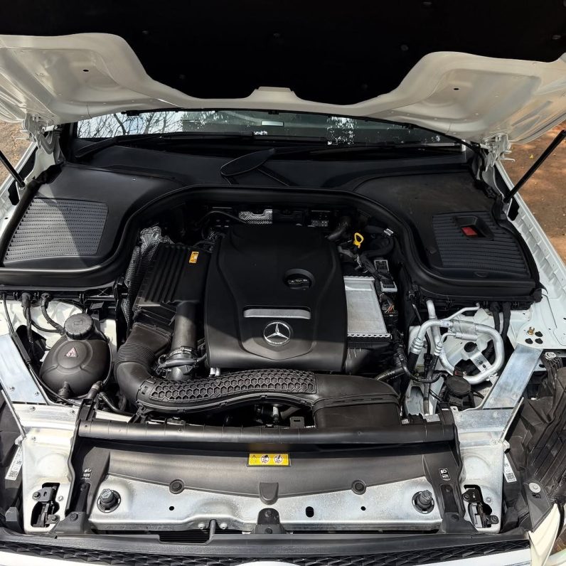 
								Mercedes-Benz  GLC 200 full									