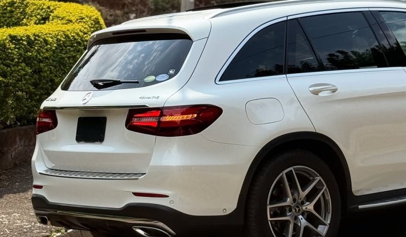 
								Mercedes-Benz  GLC 200 full									