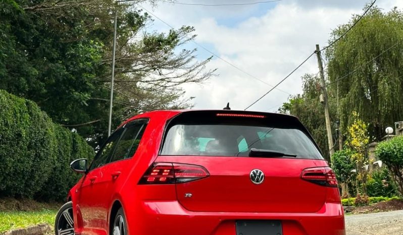 
								Volkswagen Golf R full									