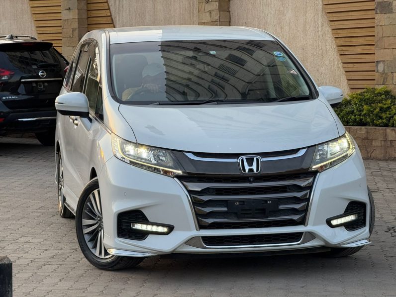 
								Honda Odyssey full									