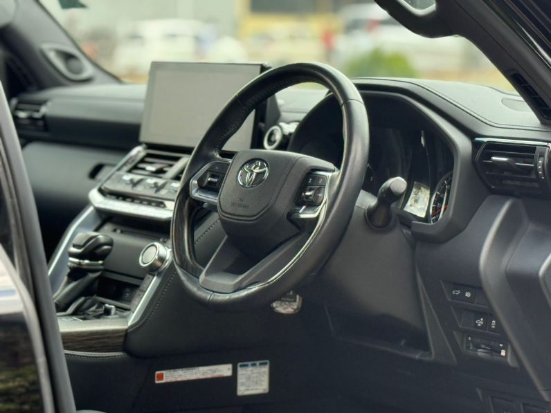 
								Toyota LC300 ZX full									