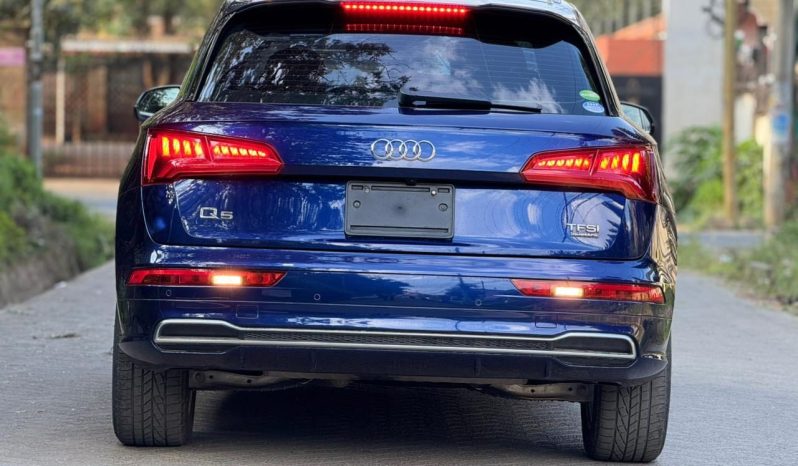 
								Audi Q5(S-Line) full									