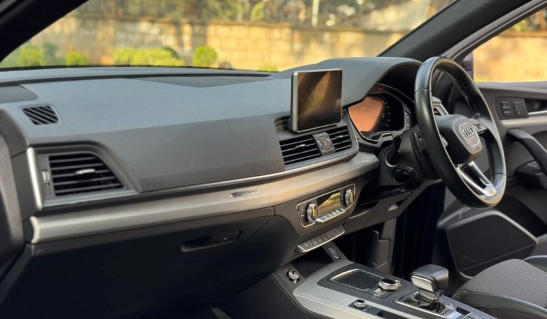 
								Audi Q5(S-Line) full									