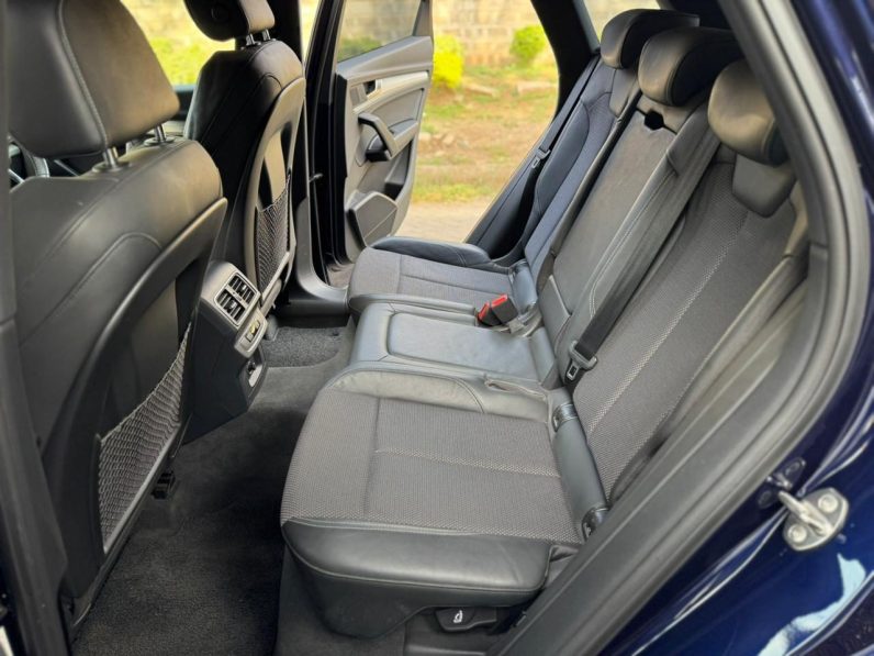 
								Audi Q5(S-Line) full									