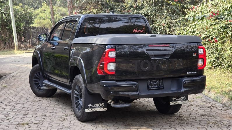 
								Toyota Hilux (GR-SPORT) full									