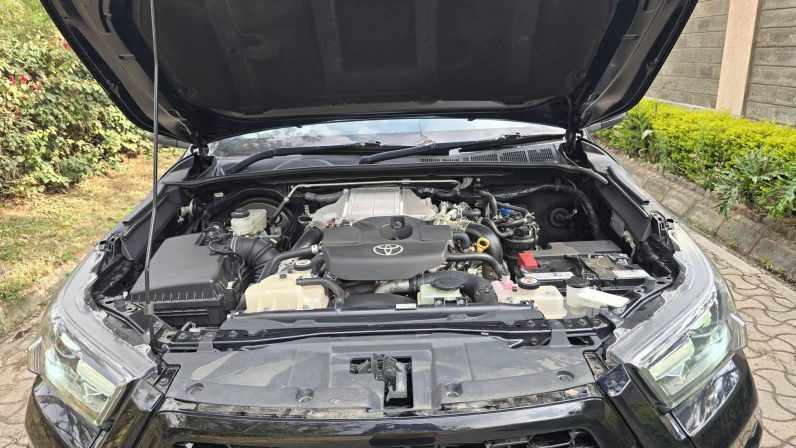 
								Toyota Hilux (GR-SPORT) full									