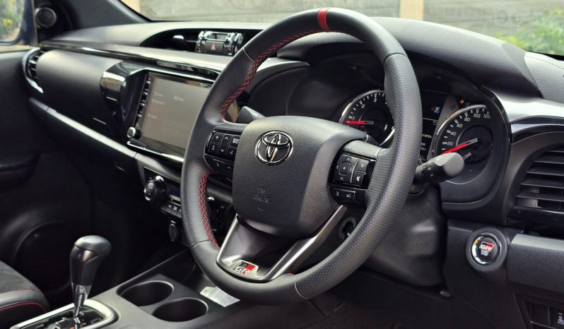 
								Toyota Hilux (GR-SPORT) full									