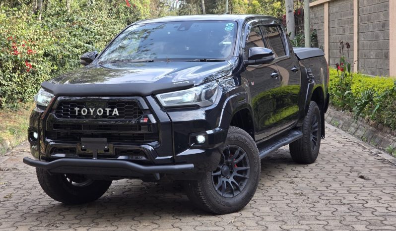 
								Toyota Hilux (GR-SPORT) full									