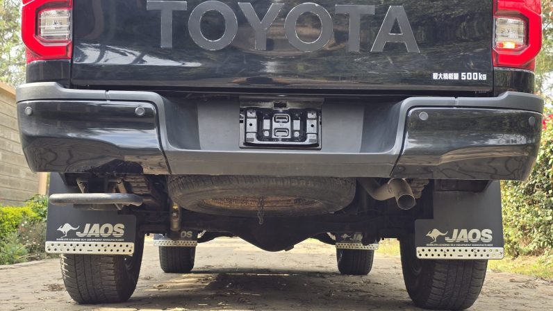 
								Toyota Hilux (GR-SPORT) full									