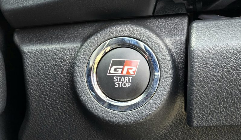 
								Toyota Hilux (GR-SPORT) full									