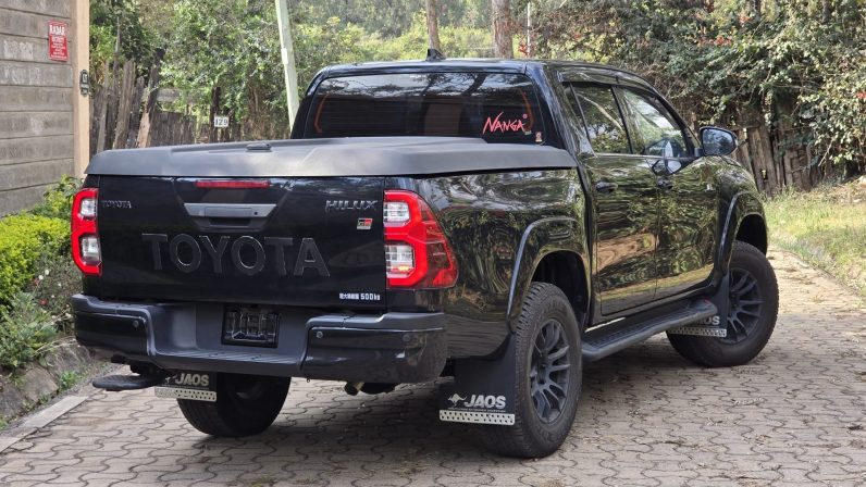 
								Toyota Hilux (GR-SPORT) full									
