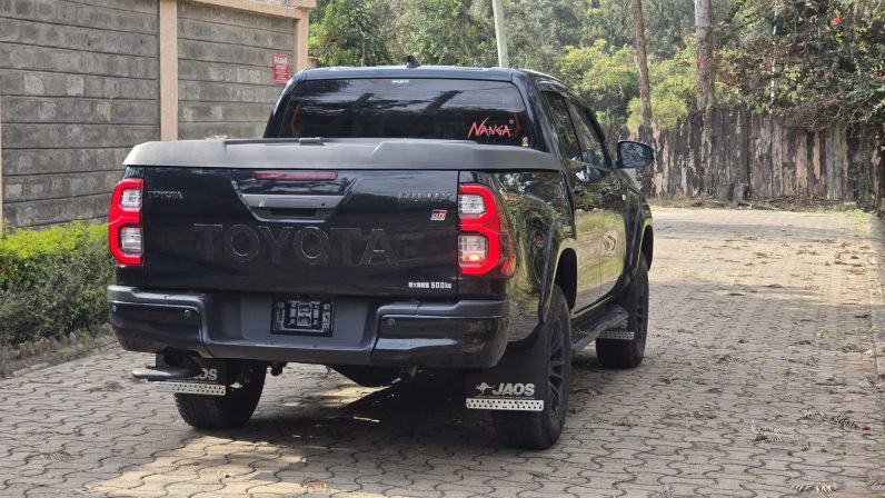 
								Toyota Hilux (GR-SPORT) full									