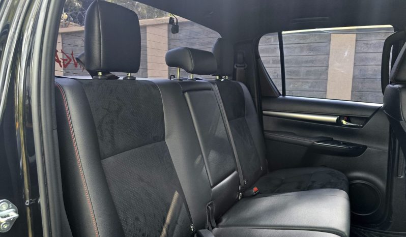 
								Toyota Hilux (GR-SPORT) full									