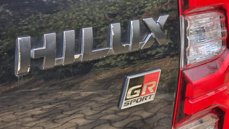 
								Toyota Hilux (GR-SPORT) full									