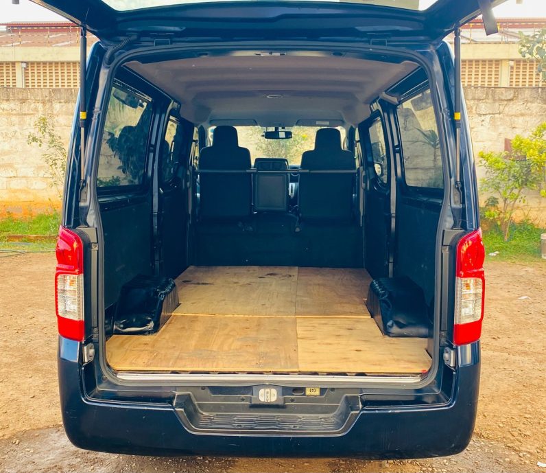 
								Nissan NV350 full									