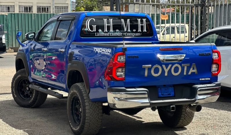 
								Toyota Hilux full									