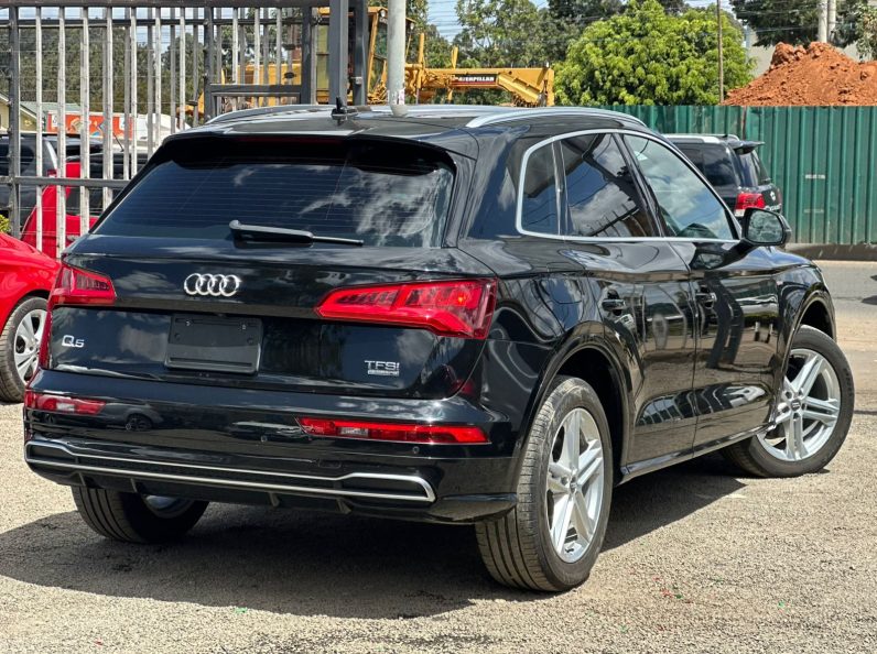 
								Audi Q5 full									