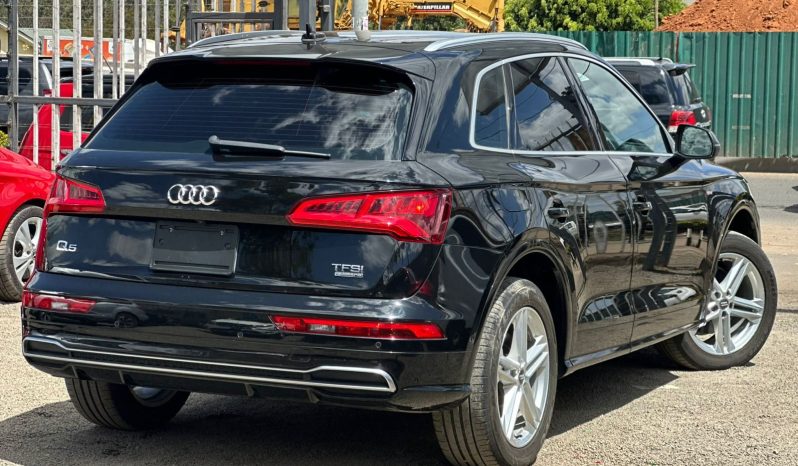 
								Audi Q5 full									