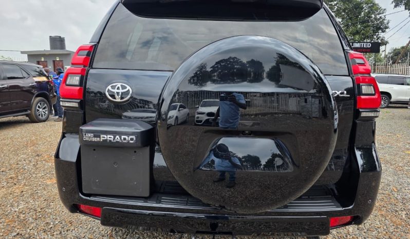 
								Toyota LandCruiser VXL full									