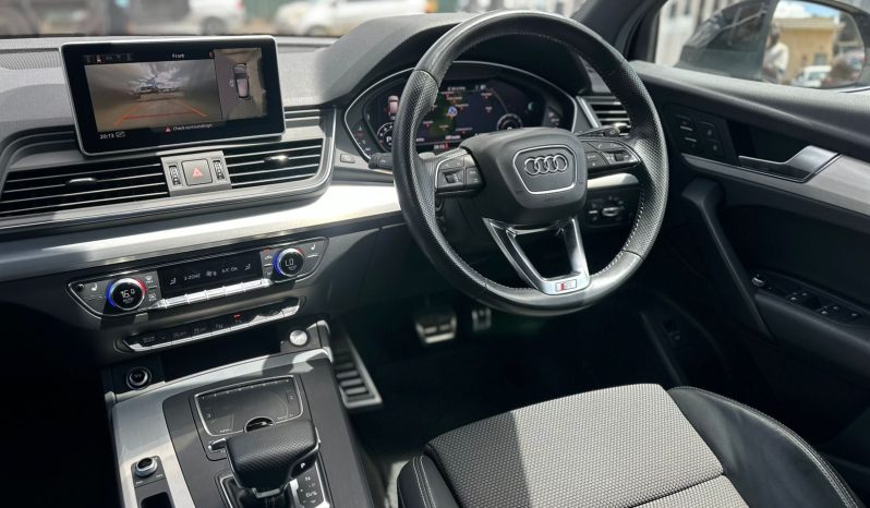 
								Audi Q5 full									
