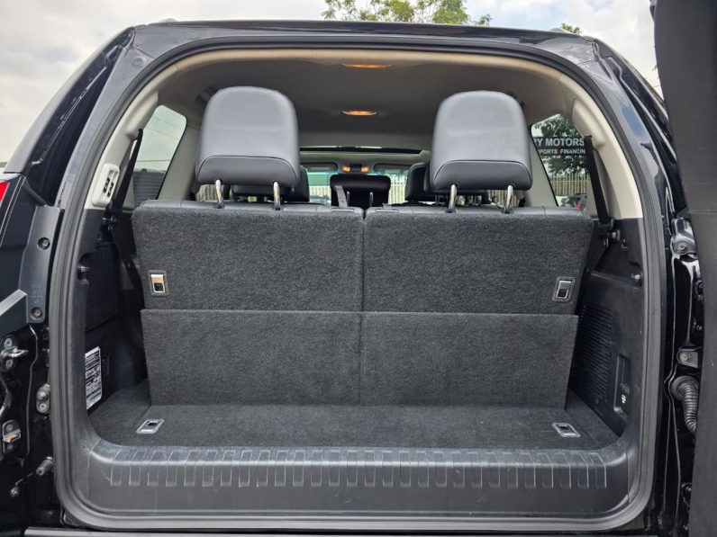 
								Toyota LandCruiser VXL full									