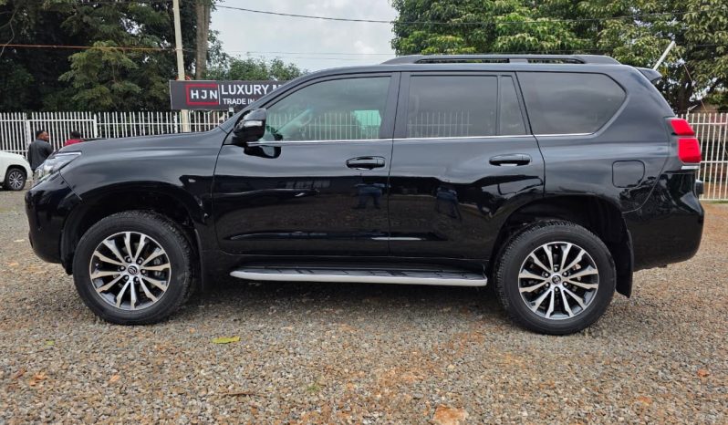 
								Toyota LandCruiser VXL full									