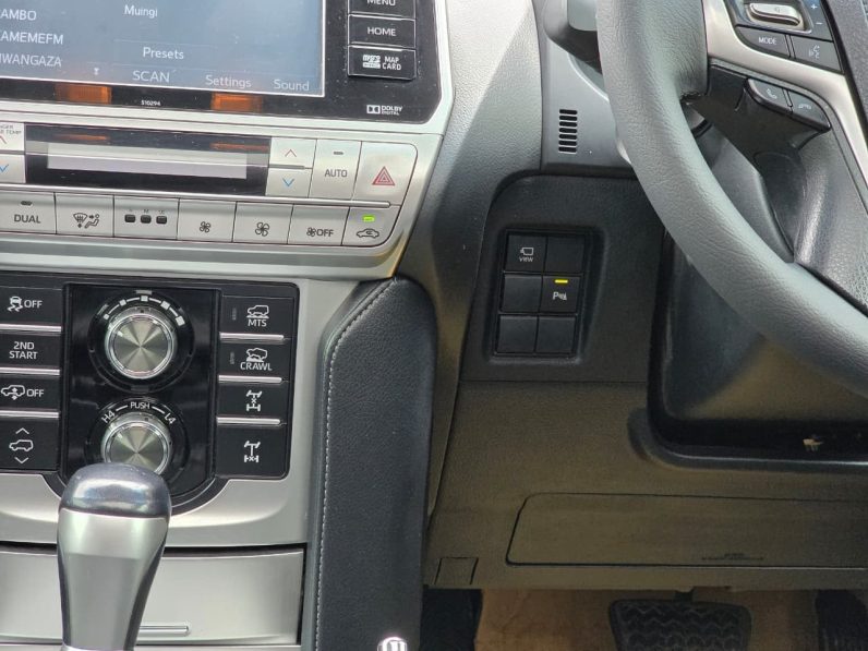 
								Toyota LandCruiser VXL full									