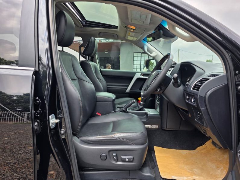 
								Toyota LandCruiser VXL full									