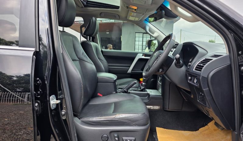 
								Toyota LandCruiser VXL full									