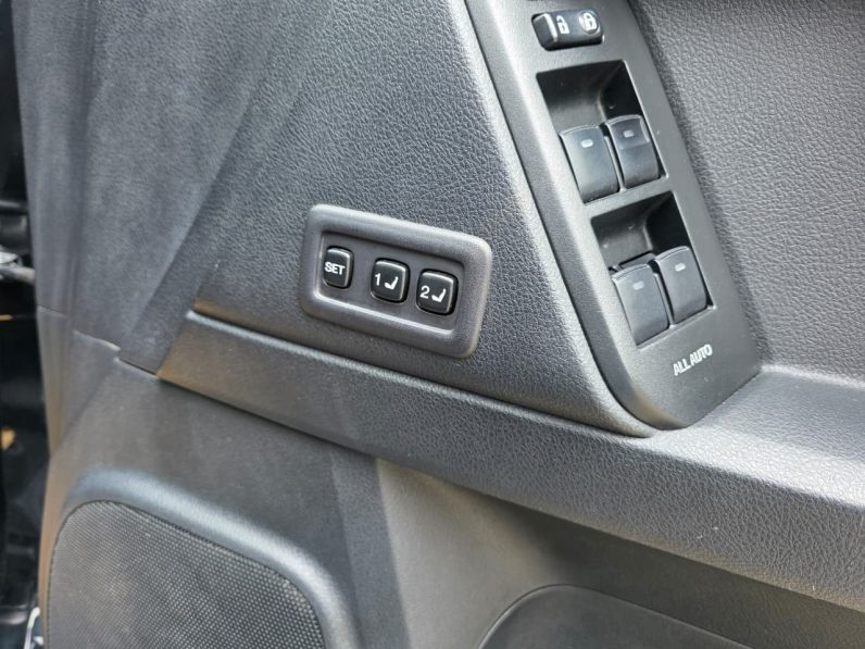 
								Toyota LandCruiser VXL full									