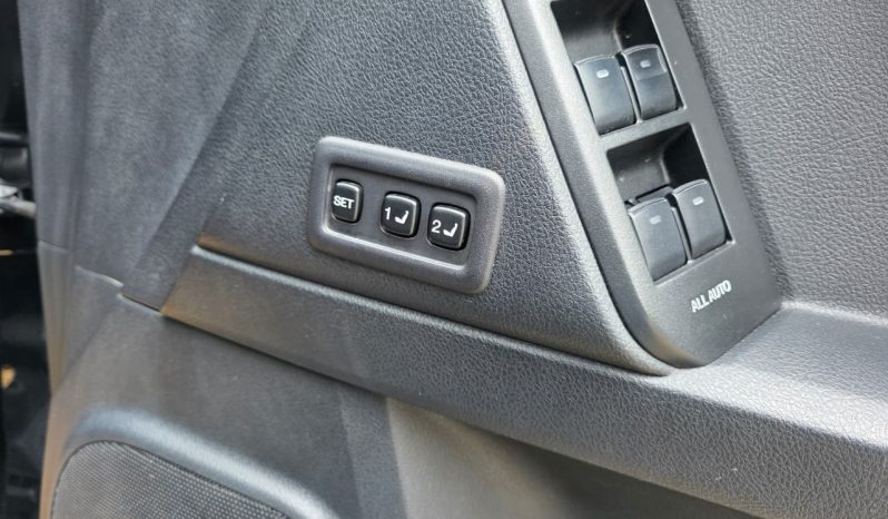 
								Toyota LandCruiser VXL full									