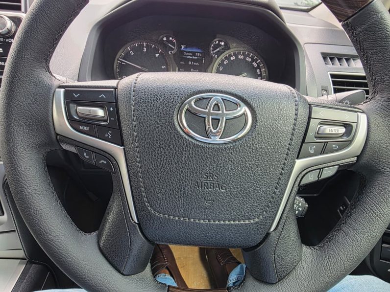 
								Toyota LandCruiser VXL full									