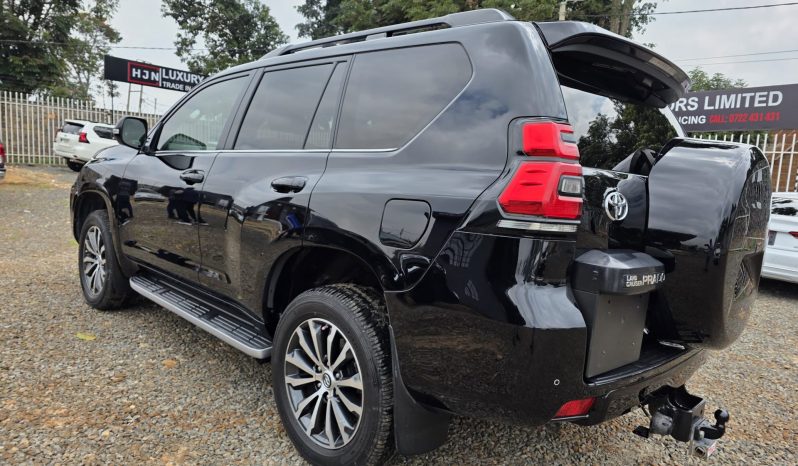 
								Toyota LandCruiser VXL full									