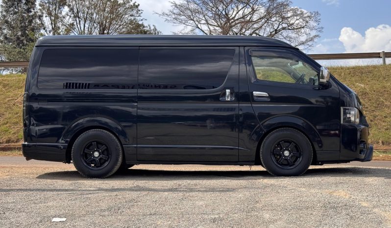 
								Toyota Hiace Super GL full									