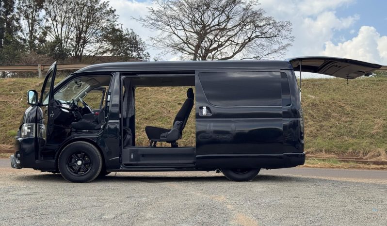 
								Toyota Hiace Super GL full									