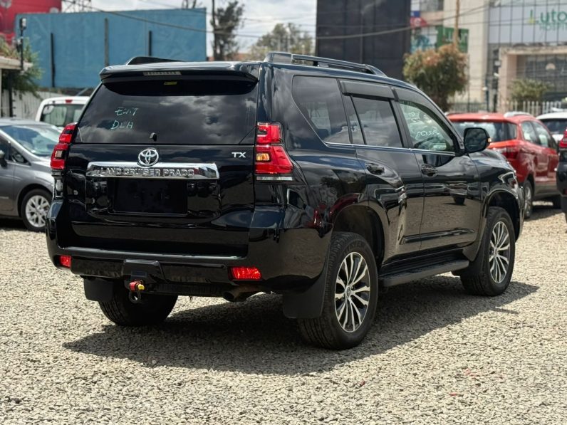 
								Toyota LandCruiser Prado TXL full									
