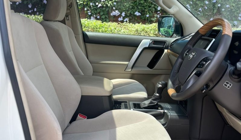 
								Toyota LandCruiser Prado TXL full									