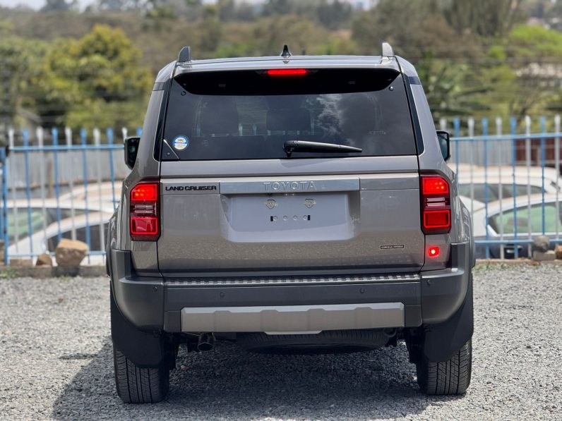 
								Toyota Land Cruiser Prado J250 full									