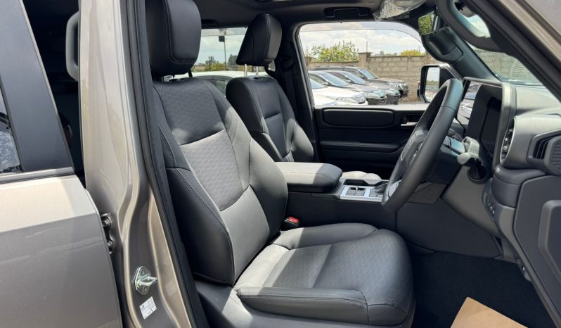 
								Toyota Land Cruiser Prado J250 full									